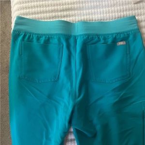Never worn teal FIGS joggers size large